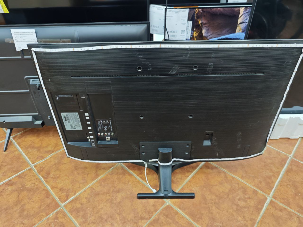 LED телевизор Samsung UE43RU7470U