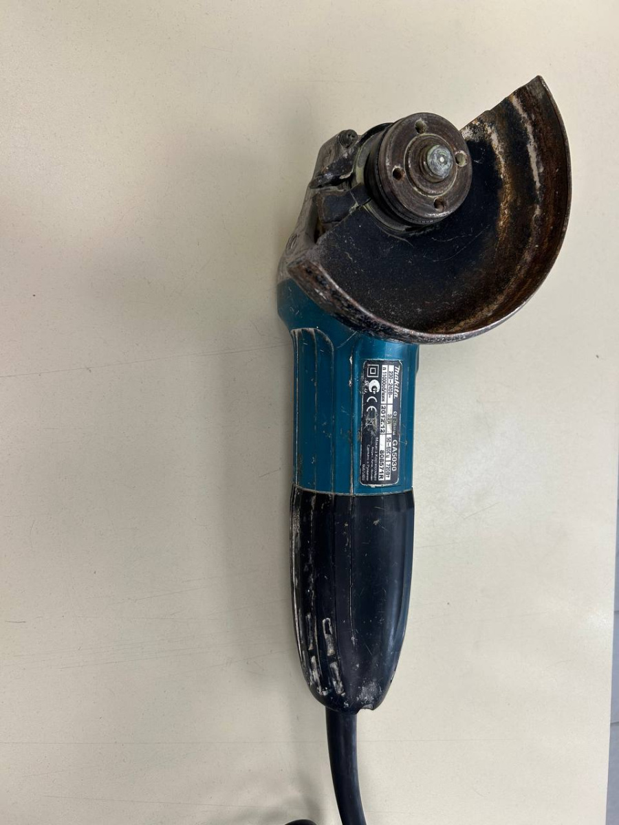 Угловая шлифмашина Makita GA5030