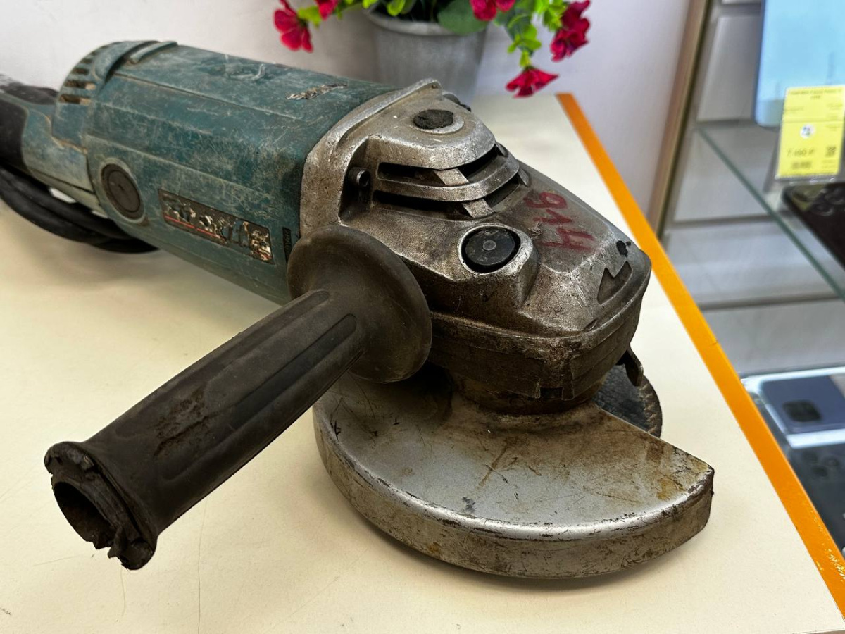 Угловая шлифмашина Makita No name;