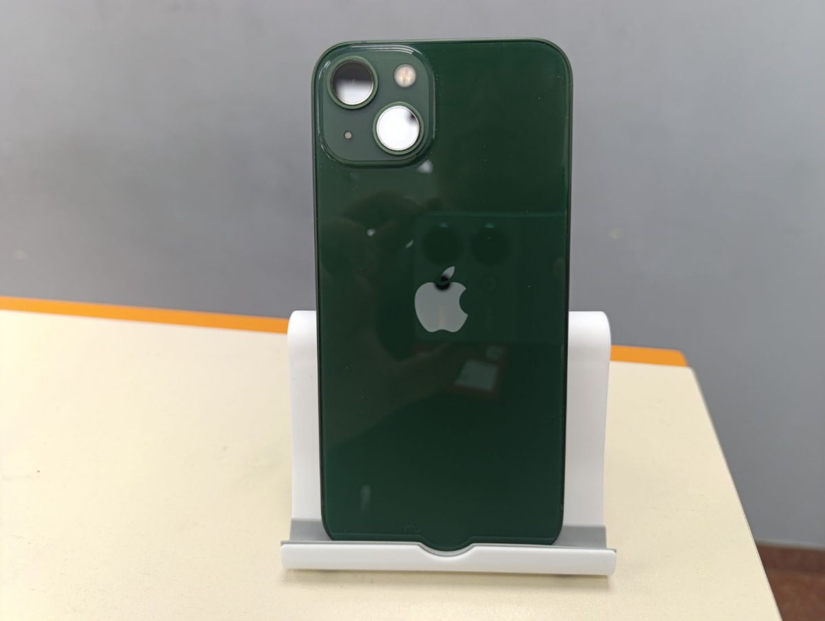 Смартфон Apple iPhone 13 128Gb