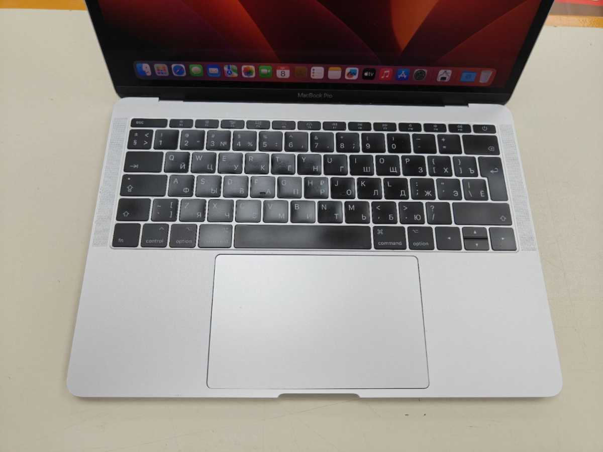 Ноутбук Apple MacBook Pro i5 (13 дюймов два порта Thunderbolt 3 2016) A1708