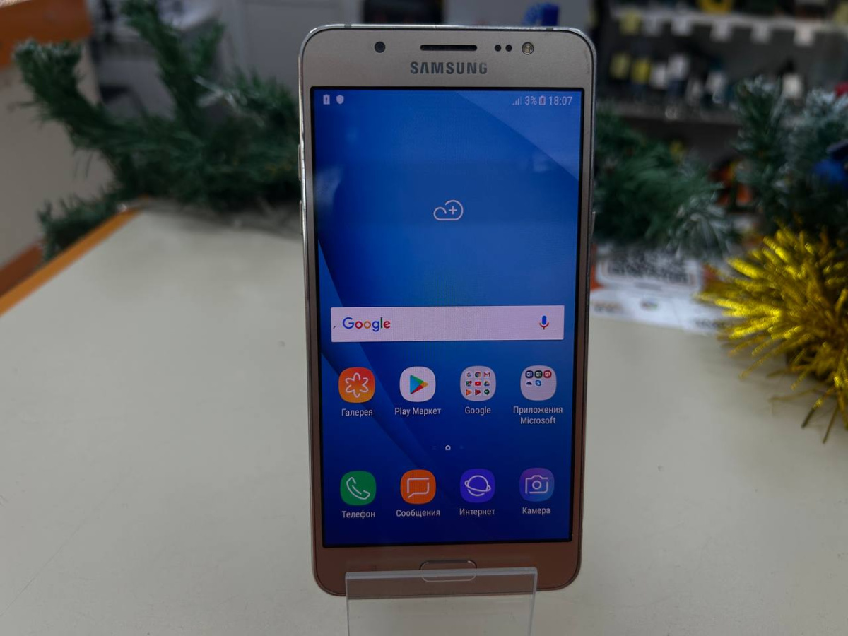 Смартфон Samsung Galaxy J5 2016 2/16