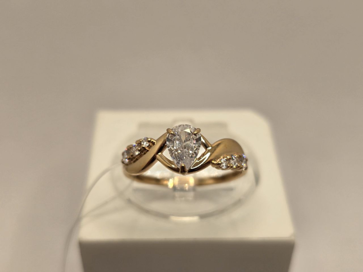 КОЛЬЦО С КАМНЯМИ (Au 585)