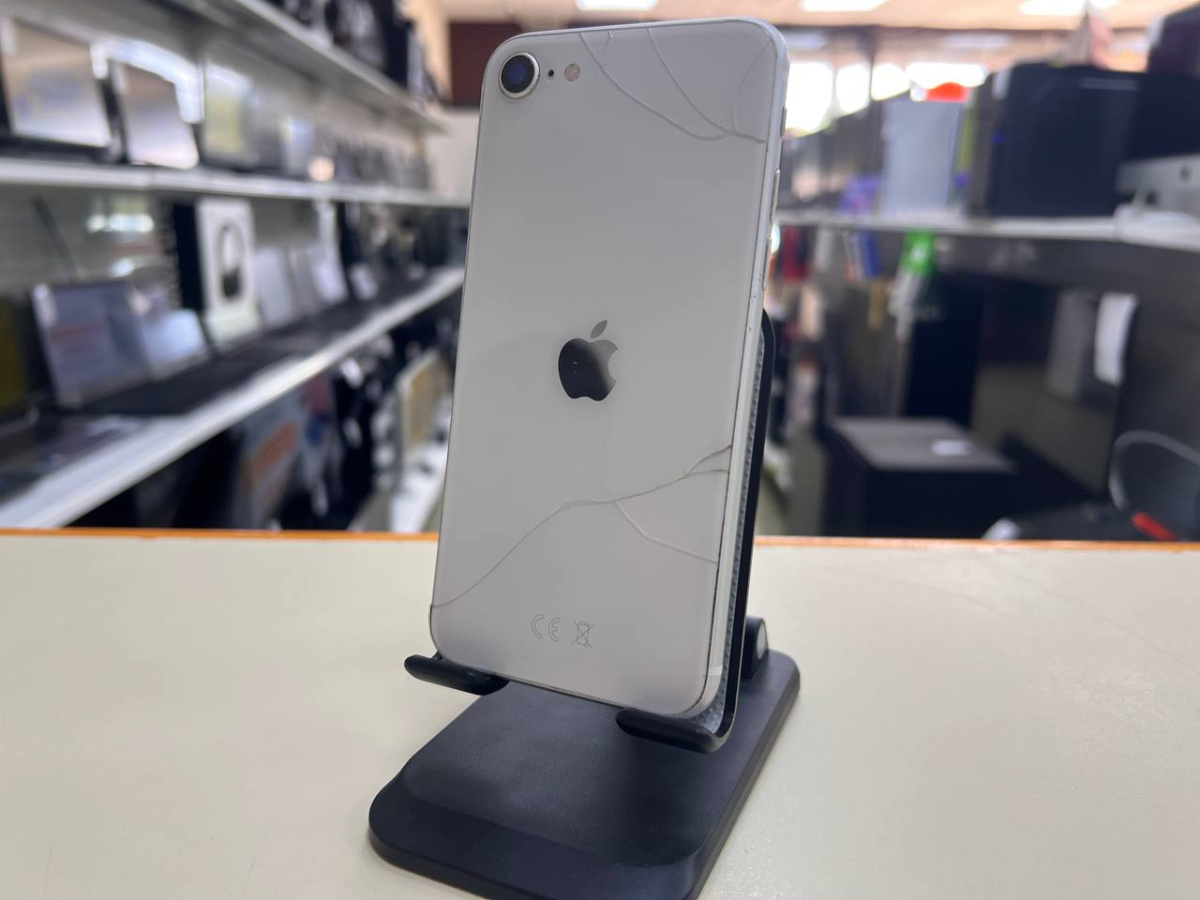 Смартфон Apple iPhone SE 2020 128Gb