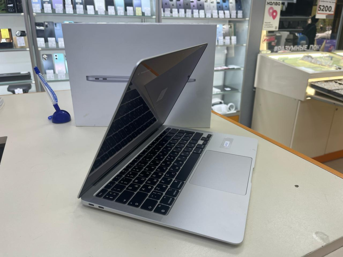 Ноутбук Apple Macbook Retina 13 M1 (A2337)