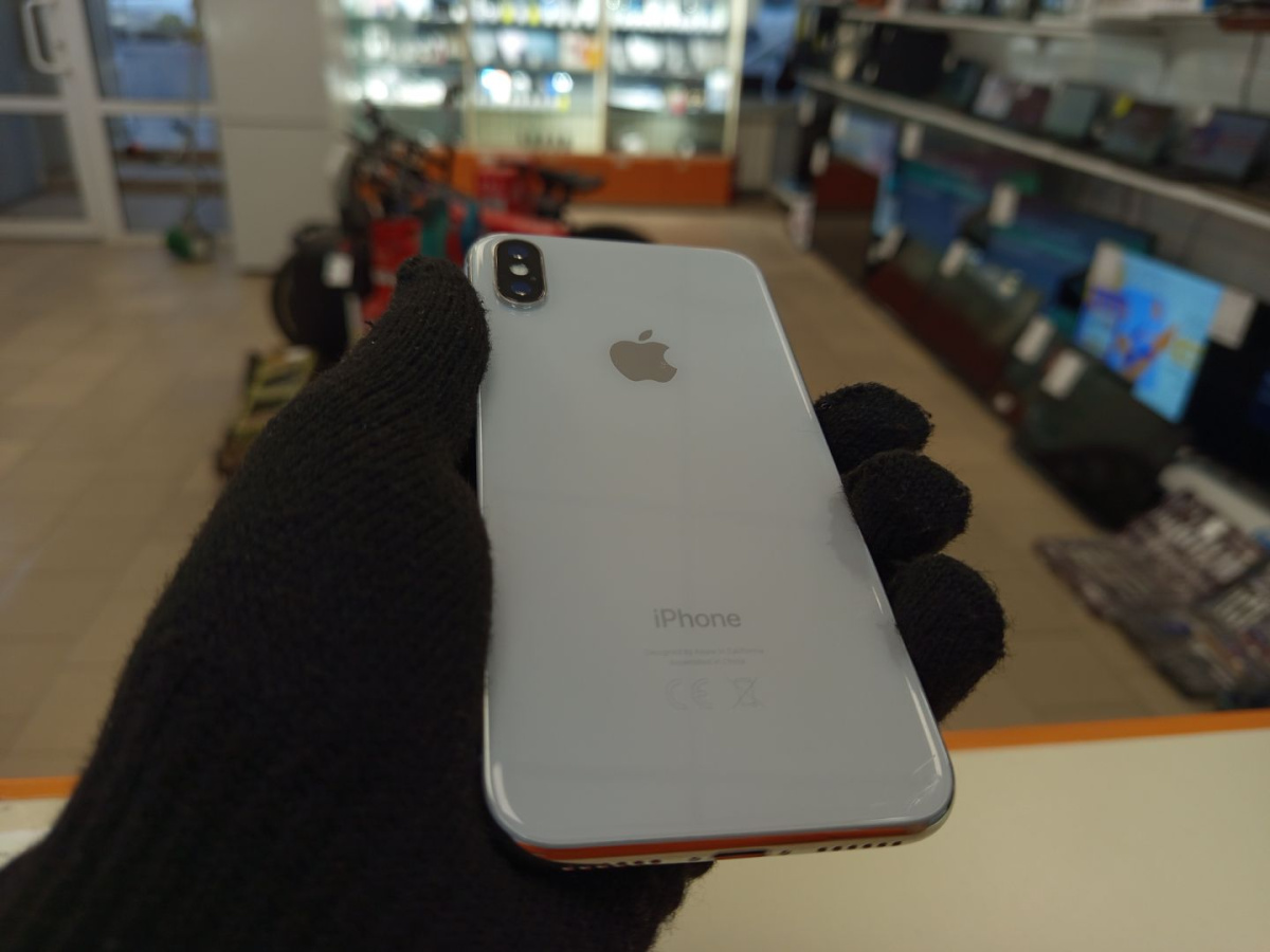Смартфон Apple iPhone X 64Gb