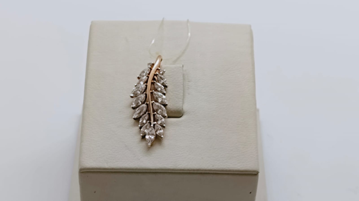 04-53-0884-00 ПОДВЕСКА С КАМНЯМИ (Au 585)