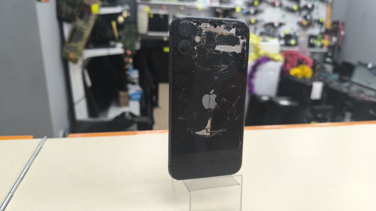 Смартфон Apple iPhone 11 64Gb