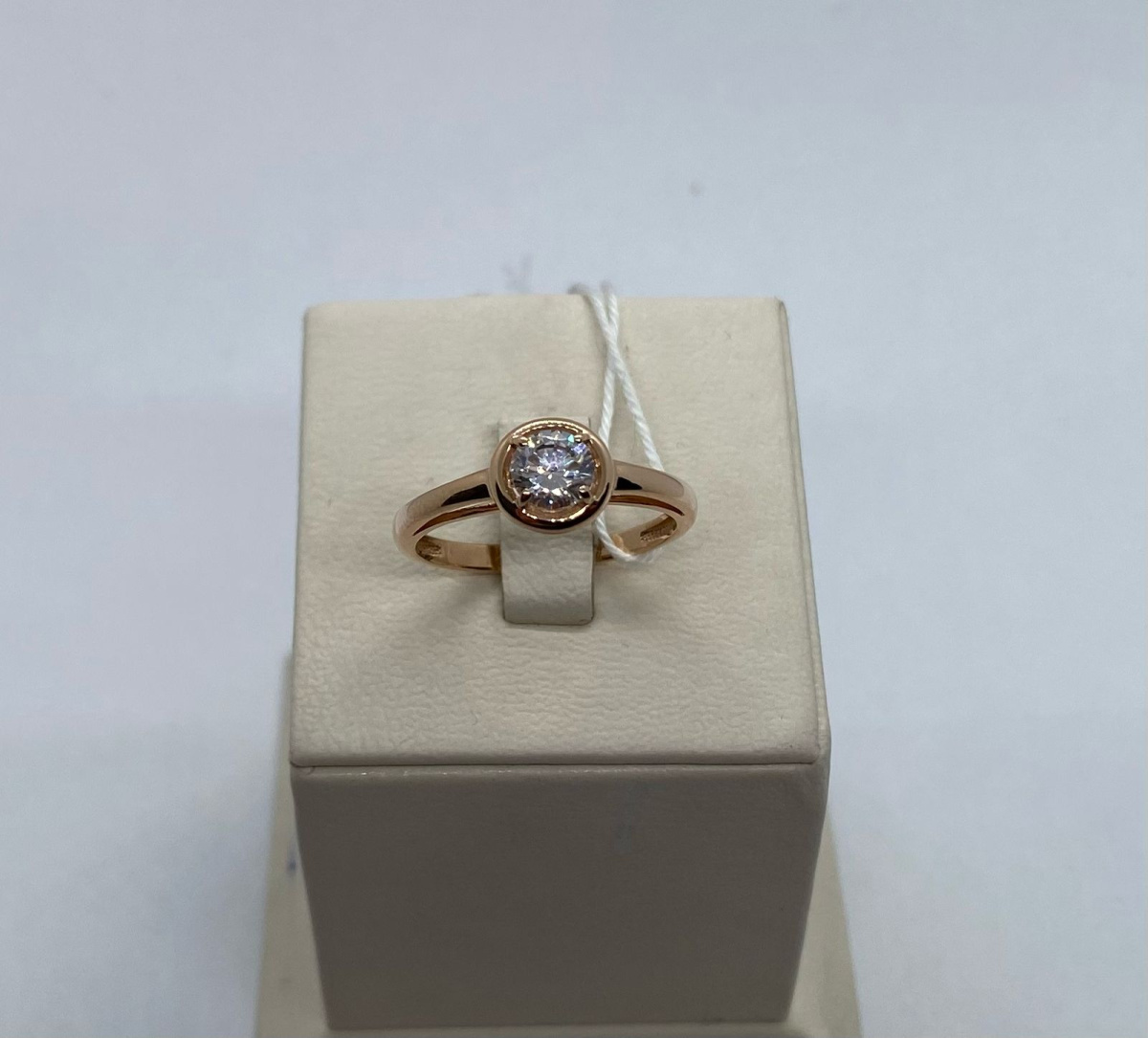 КОЛКМ585 КОЛЬЦО С КАМНЕМ (Au 585)