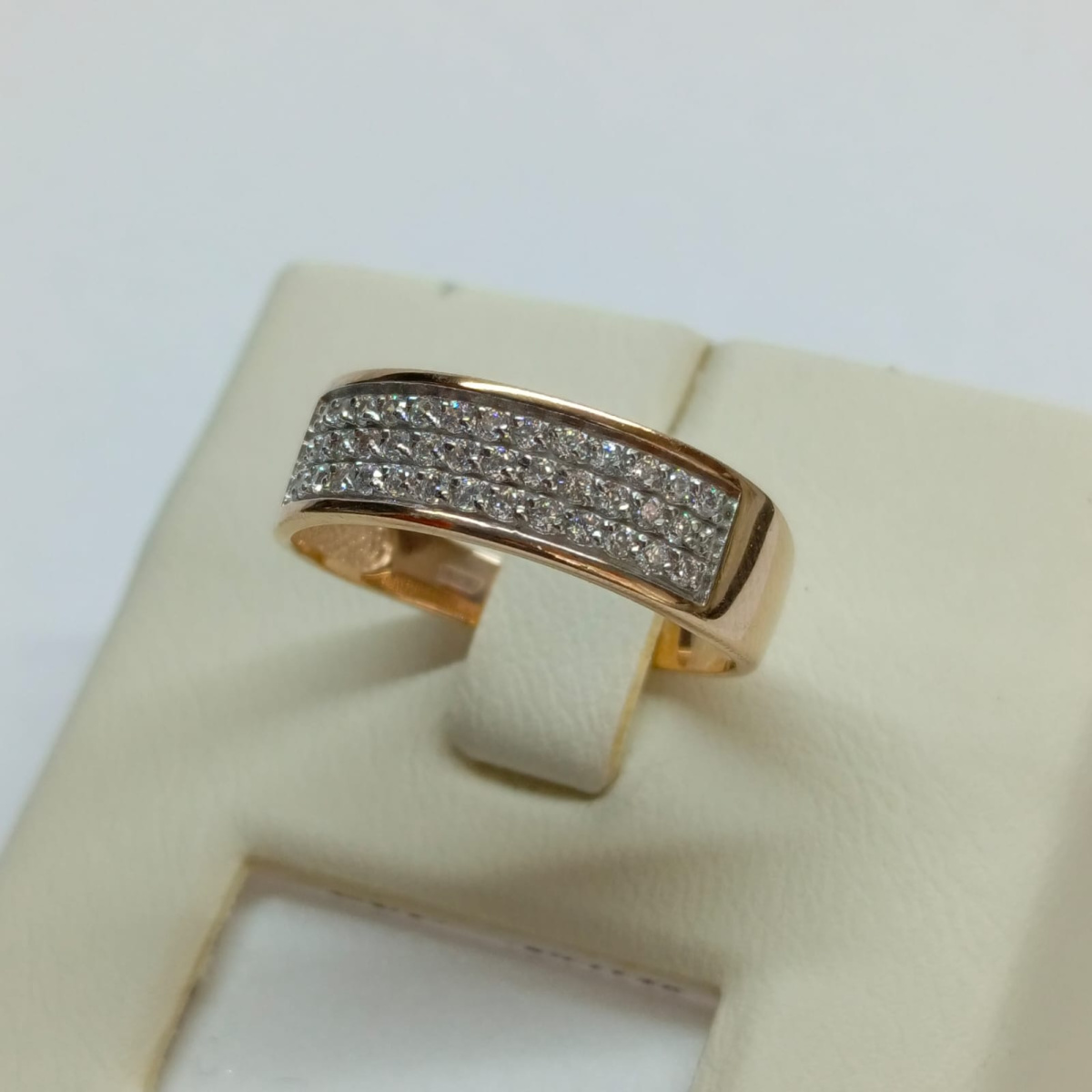 КОЛЬЦО С КАМНЯМИ (Au 585)