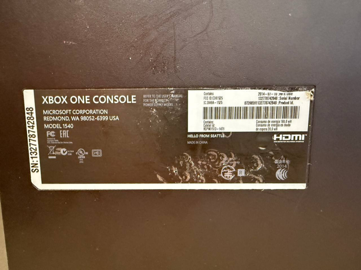 Игровая приставка Xbox One 500Gb Игровая приставка Xbox One 500Gb
