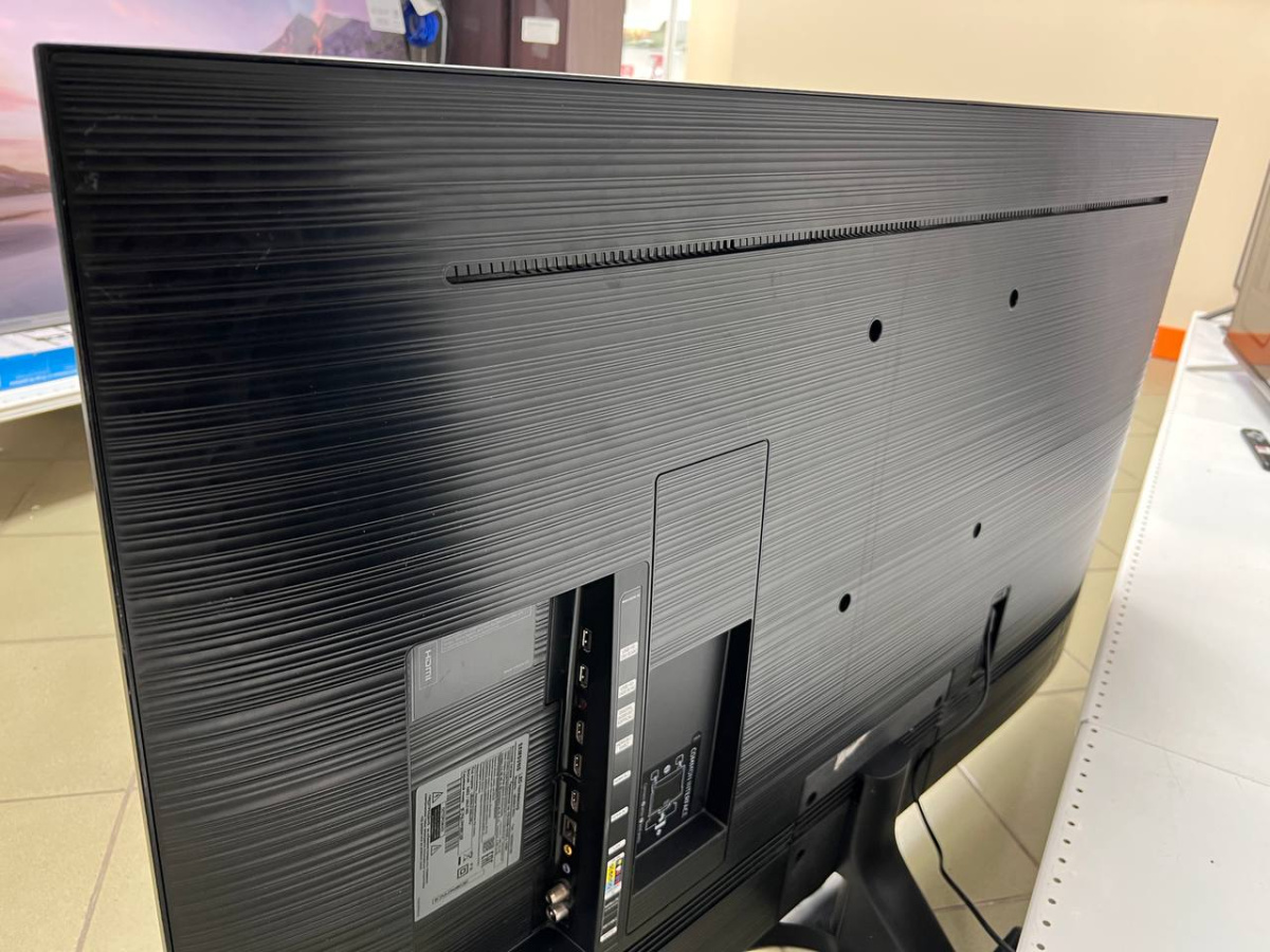 LED Телевизор Samsung UE50NU7400