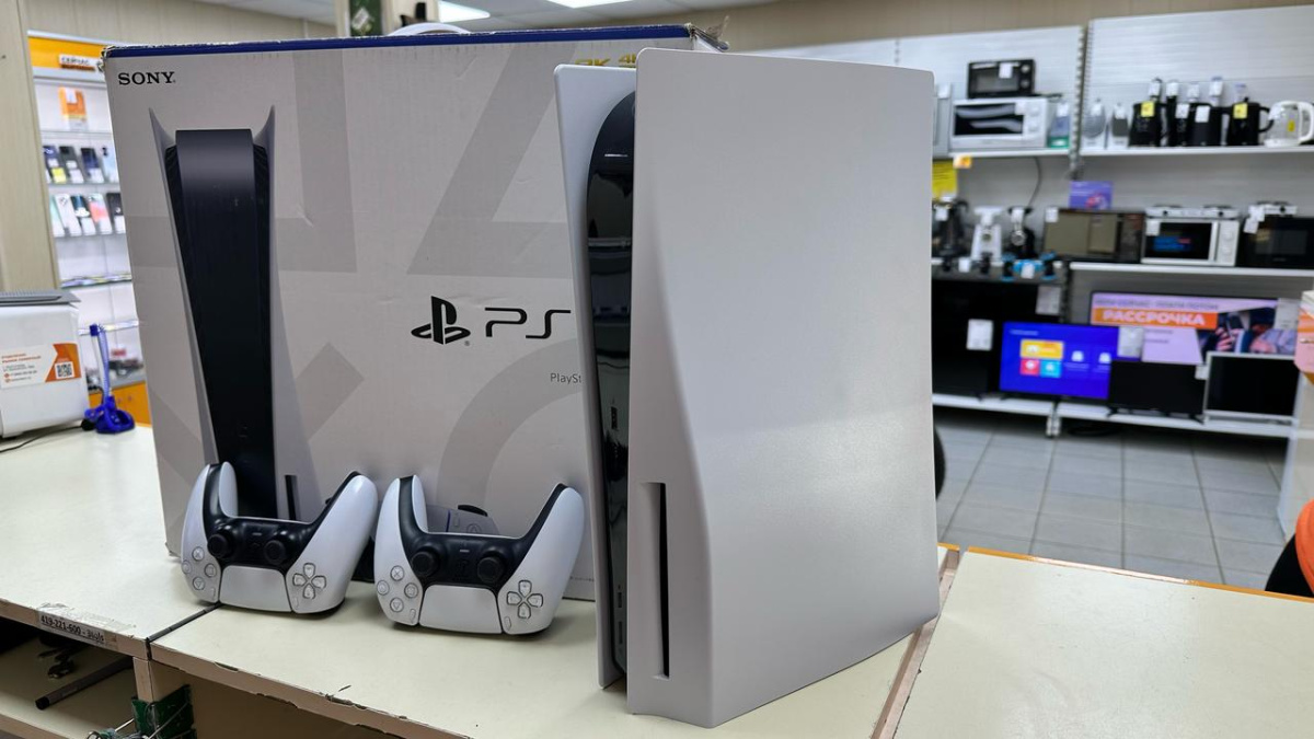 Игровая приставка PlayStation 5 825Gb (С дисководом)