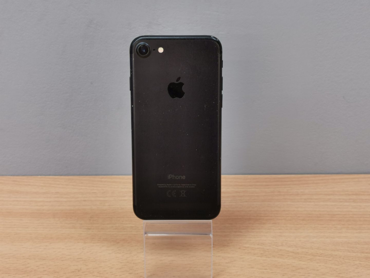 Смартфон Apple iPhone 7 32Gb