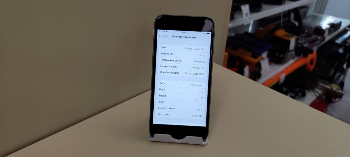 Смартфон Apple iPhone 6S 64Gb