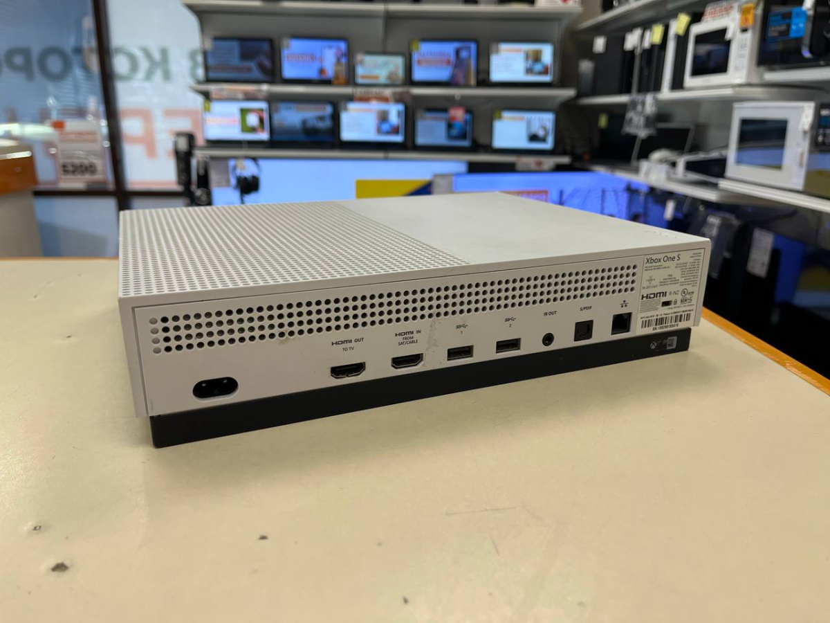 Игровая приставка Xbox One S 1TB