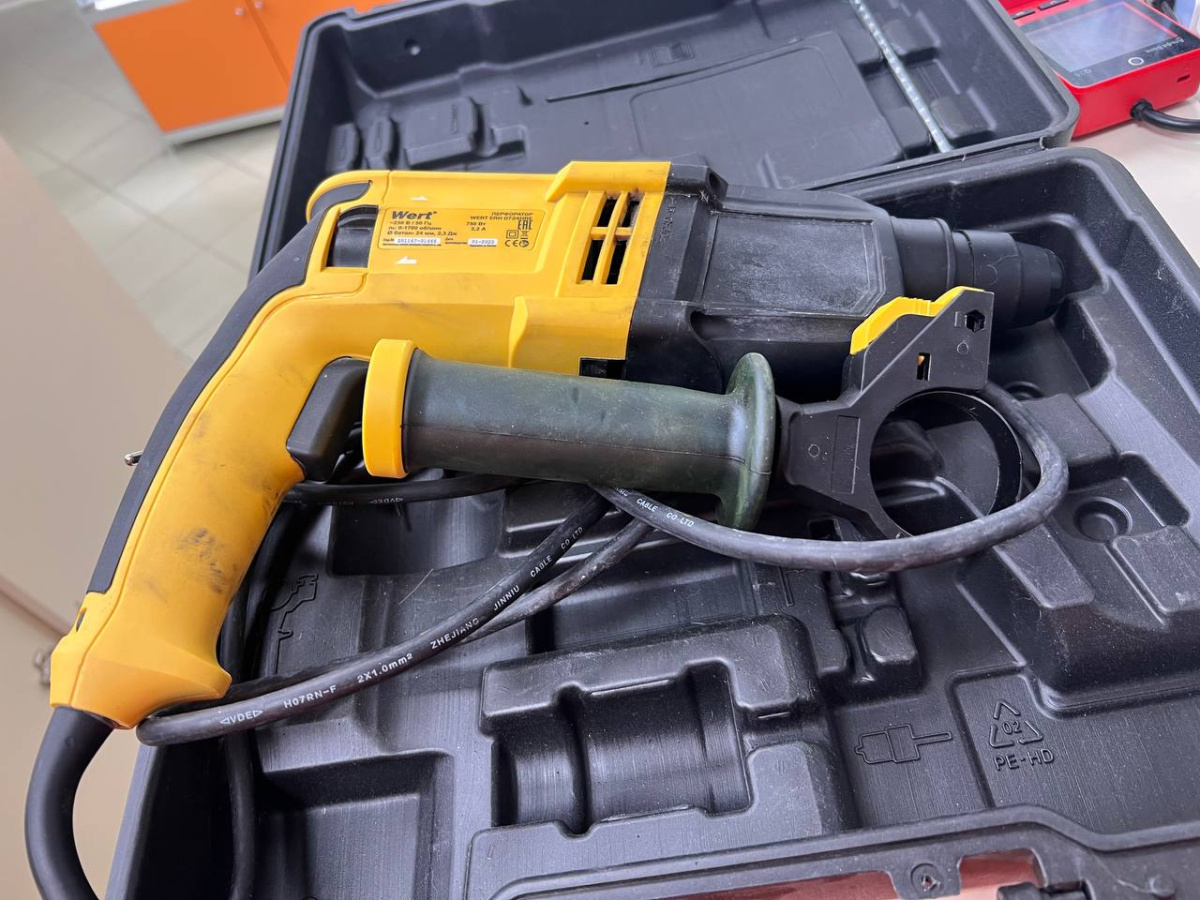 Перфоратор Wert Erh 0724HRE
