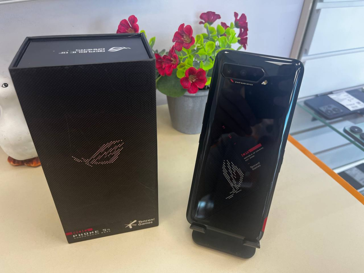 Смартфон Asus Rog Phone 5S 16/256