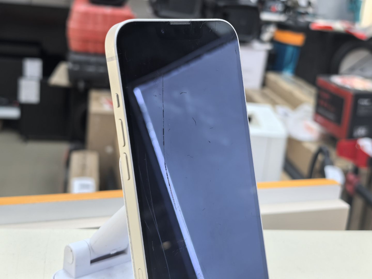 Смартфон Apple iPhone 13 128Gb