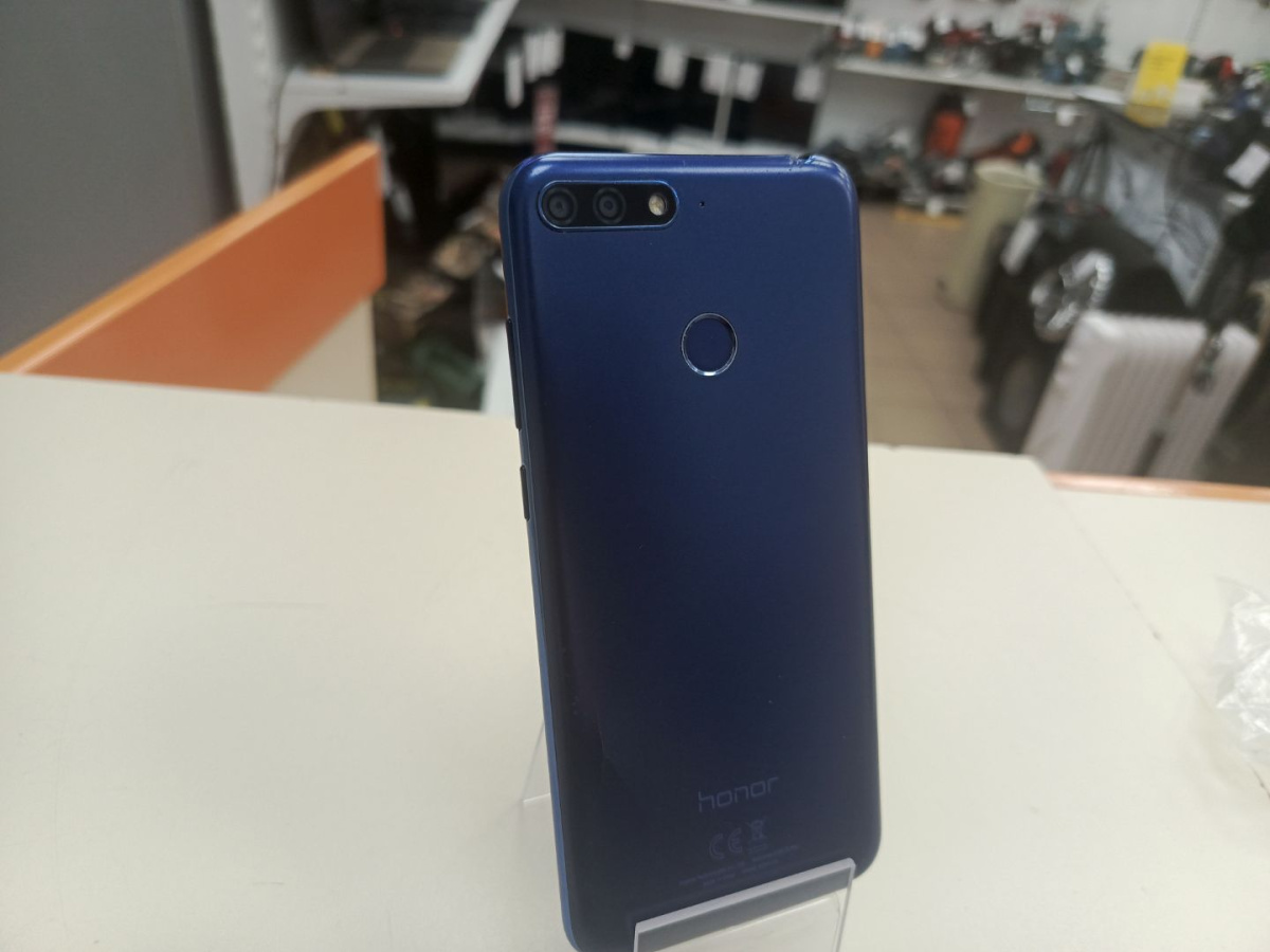 Смартфон Honor 7C 3/32