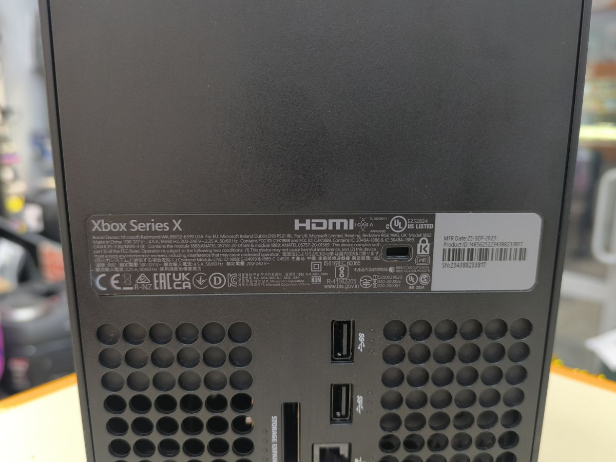 Игровая приставка Xbox Series X 1Tb