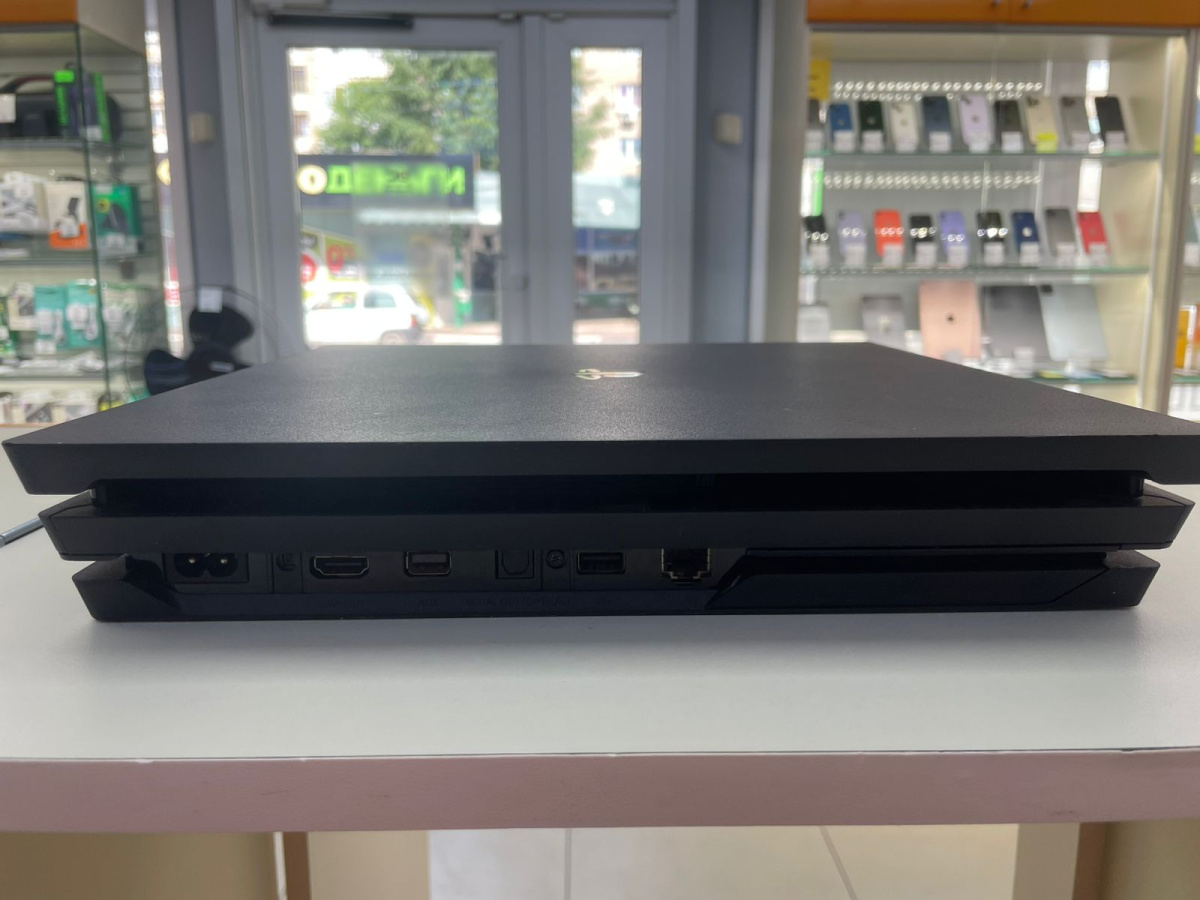 Игровая приставка PlayStation 4 Pro 1Tb