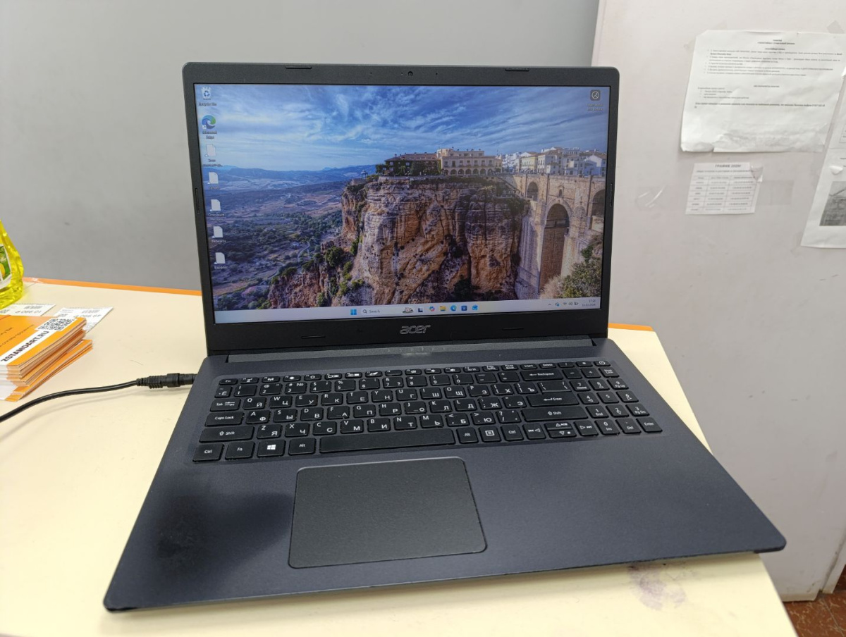 Ноутбук Acer N18Q13; Core i3-8145U, GeForce MX230, 8 Гб, 500 Гб, Нет