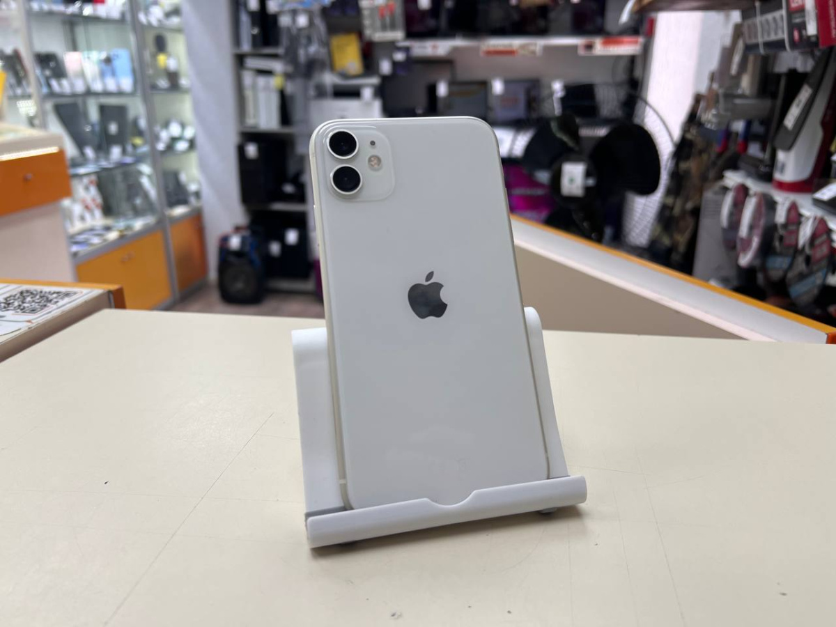 Смартфон Apple iPhone 11 64Gb