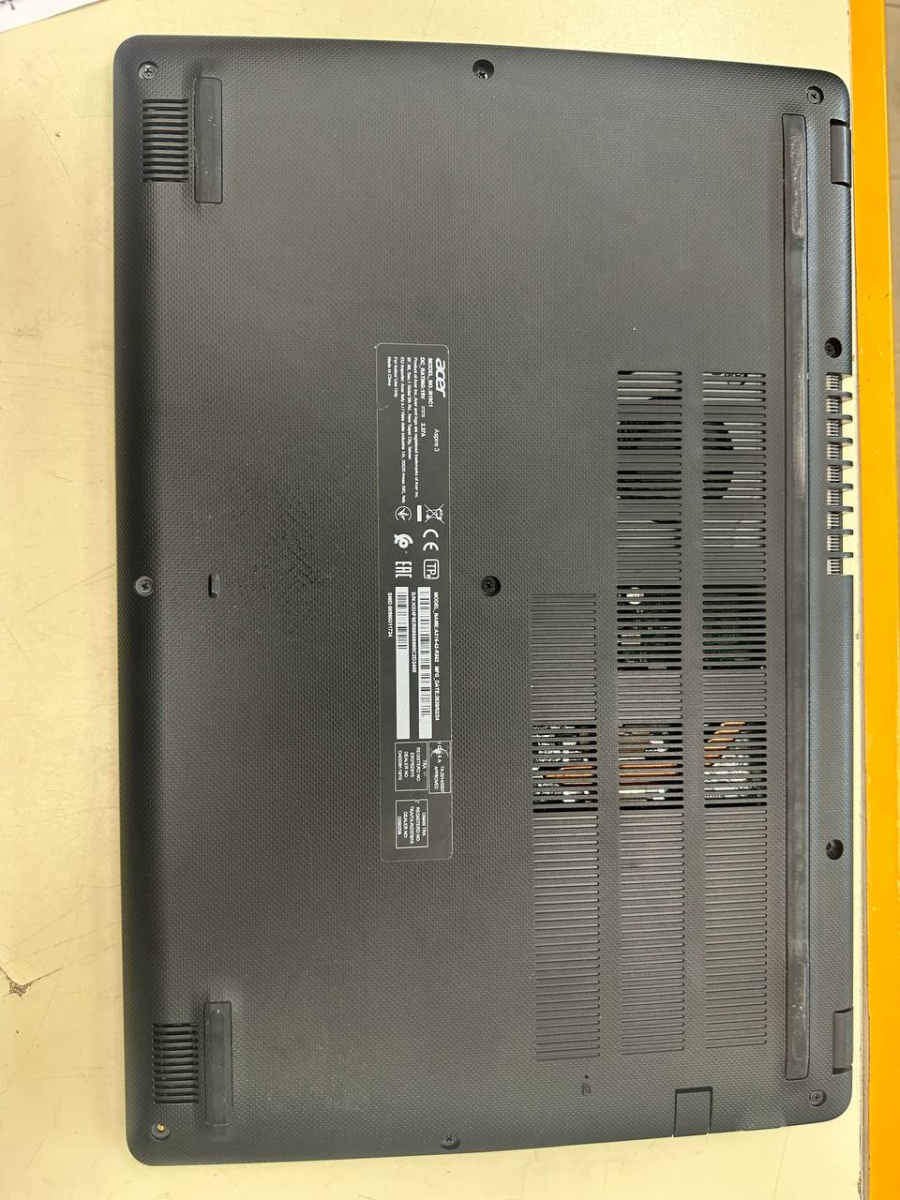 Ноутбук Acer Acer Aspire 3; Ryzen 3 3200U, Radeon 540X Mobile, 8 Гб, 250 Гб