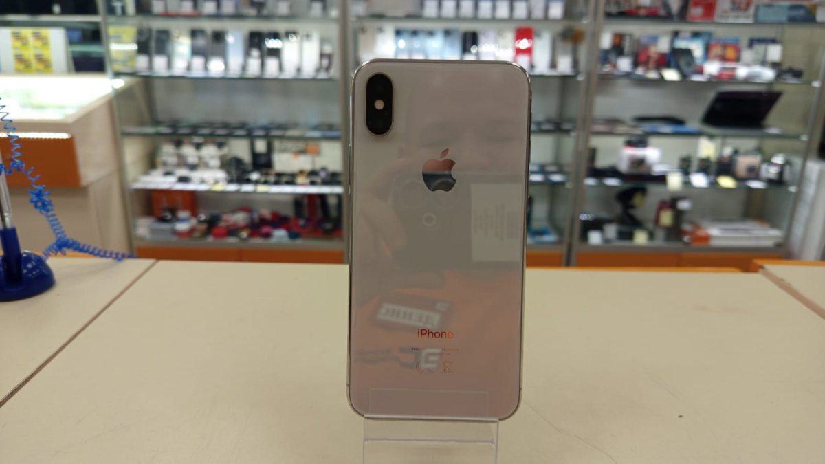 Смартфон Apple iPhone X 64Gb