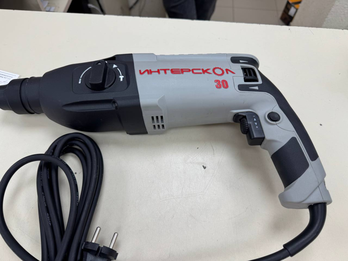 Перфоратор Интерскол П-30/900ЭР (86.1.0.00)