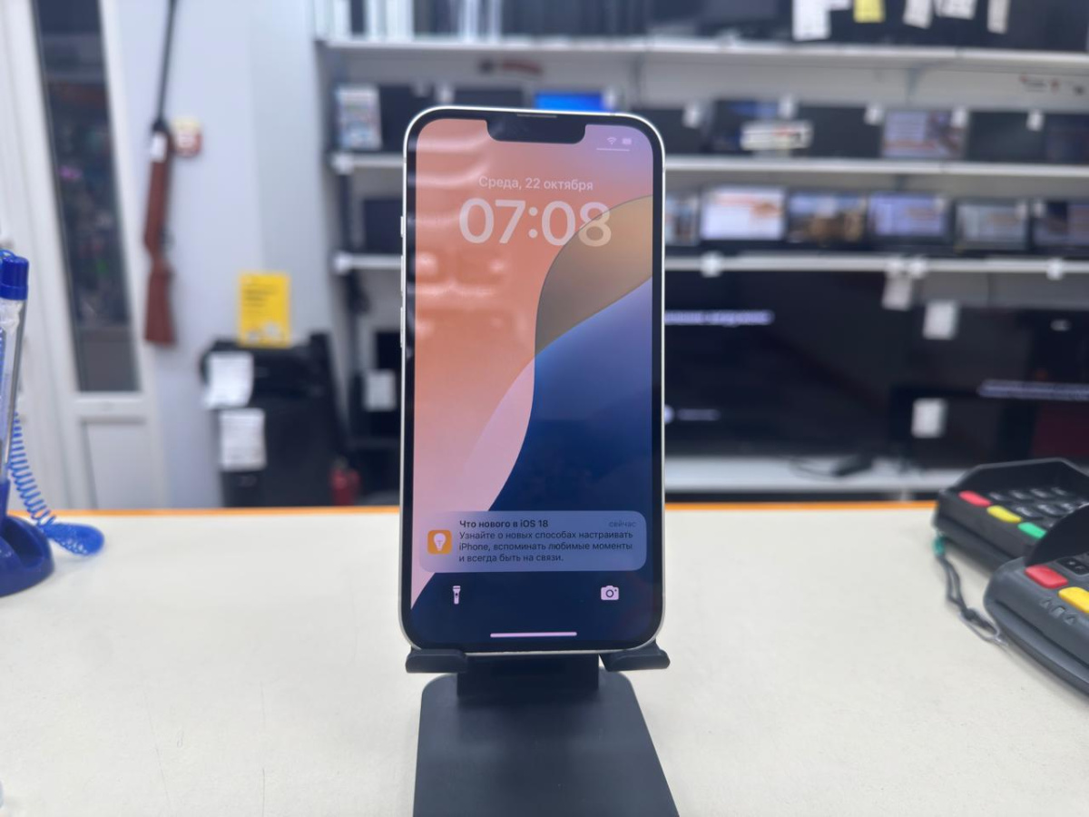 Смартфон Apple iPhone 13 128Gb