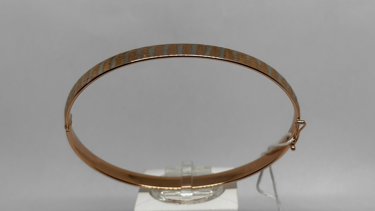 БРАСЛЕТ ЖЕСТКИЙ С АЛМАЗНОЙ ГРАНЬЮ (Au 585)