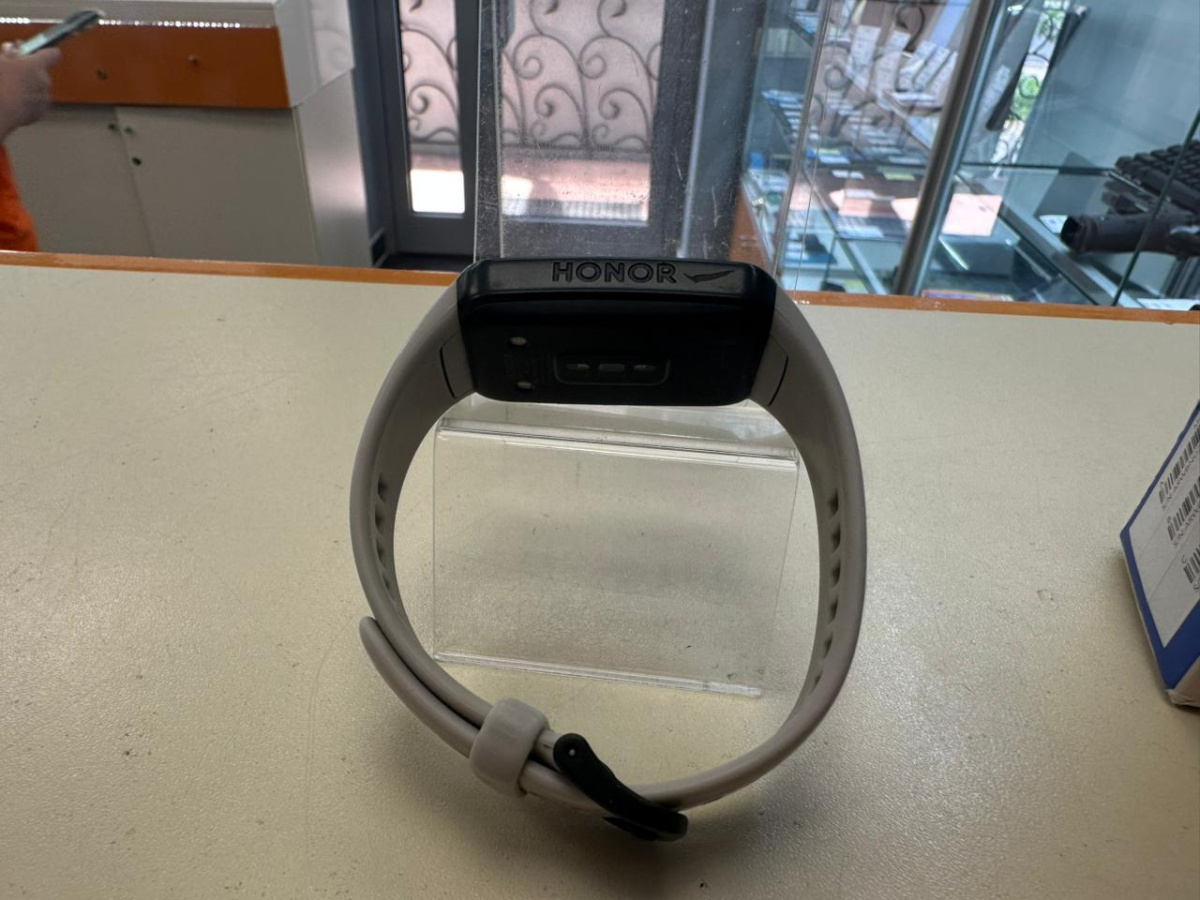 Смарт-часы Honor Band 6