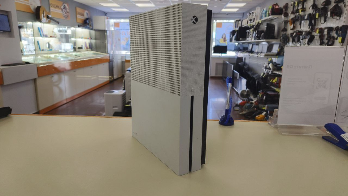 Игровая приставка Xbox One S 1TB