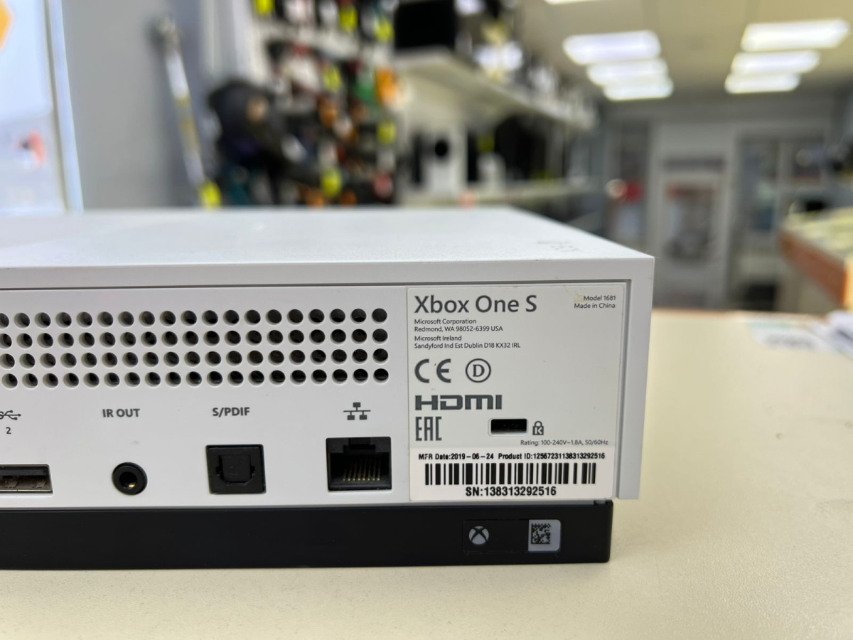 Игровая приставка Xbox One S 500Gb