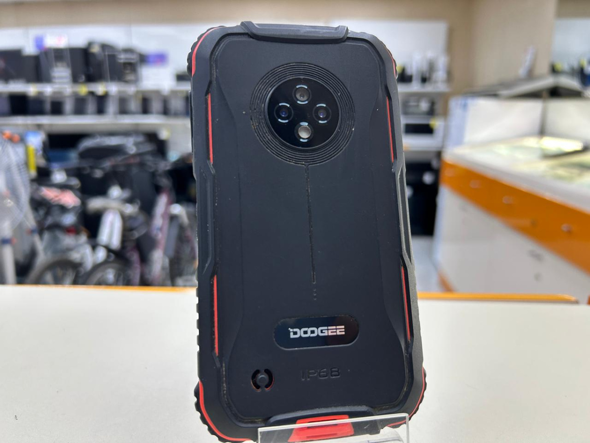 Смартфон Doogee S30