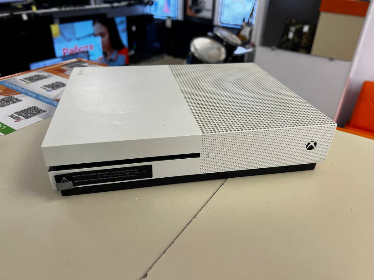 Игровая приставка Xbox One S 1TB