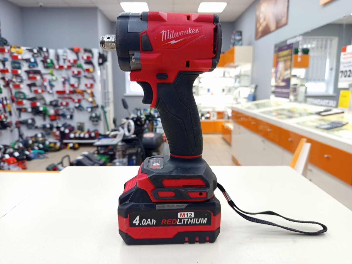 Гайковерт Milwaukee IPWE400R
