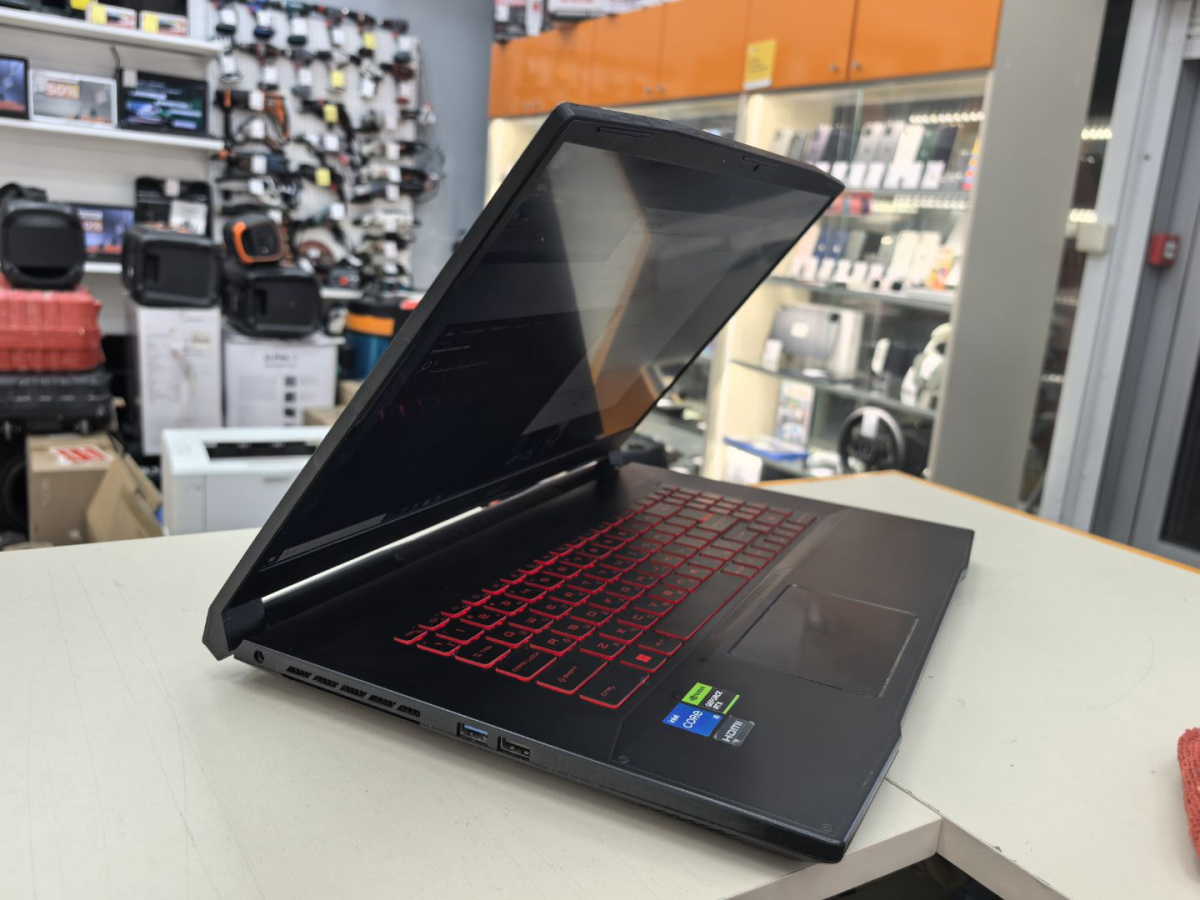 Ноутбук MSI GF7611UC-895XRU; Core i5-11260H, GeForce RTX 3050, 16 Гб, 500 Гб, Нет