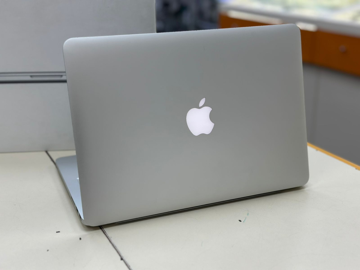 Ноутбук Apple MacBook Pro с дисплеем Retina 13 дюймов Core i5(2015) A1502
