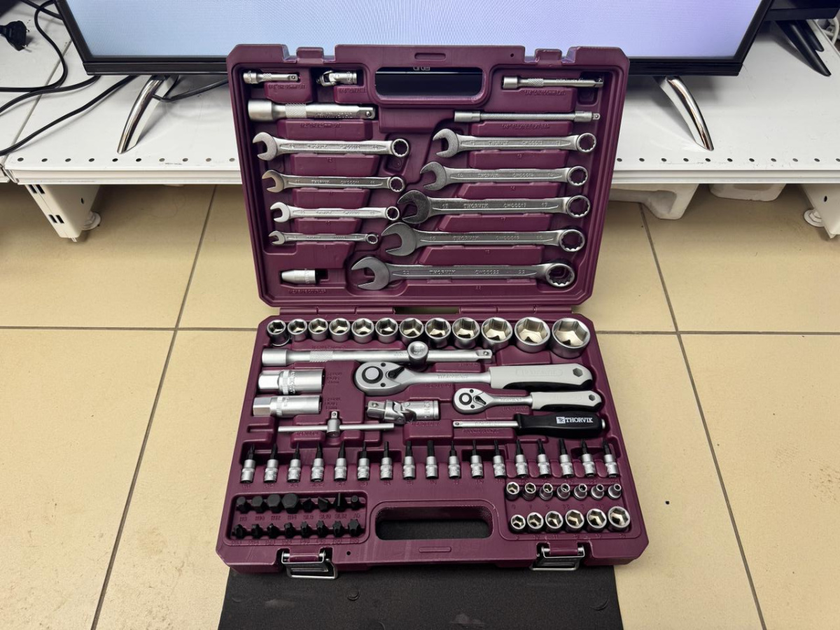 Набор инструментов Thorvik UTS0082