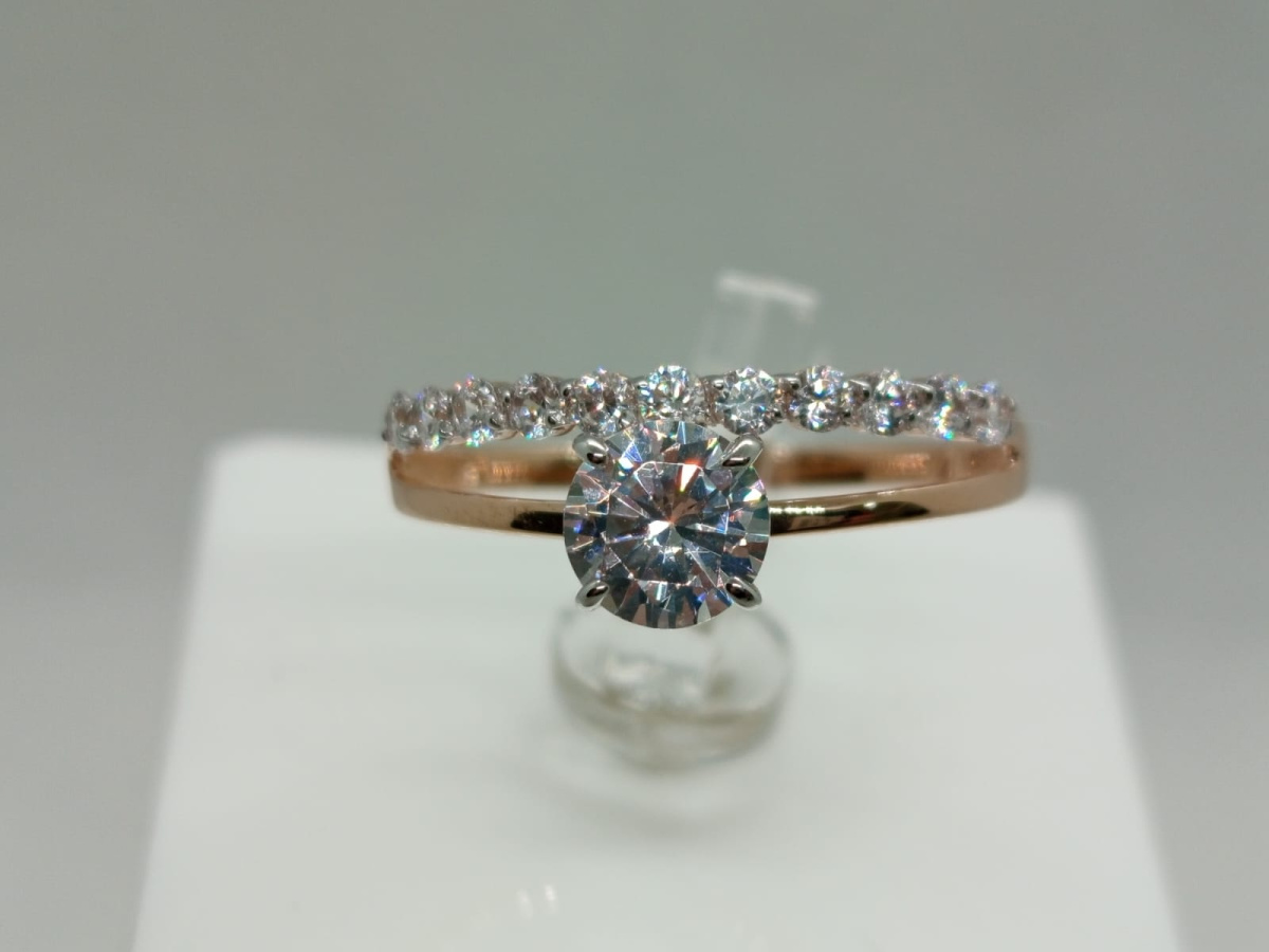 КОЛЬЦО С КАМНЯМИ (Au 585)