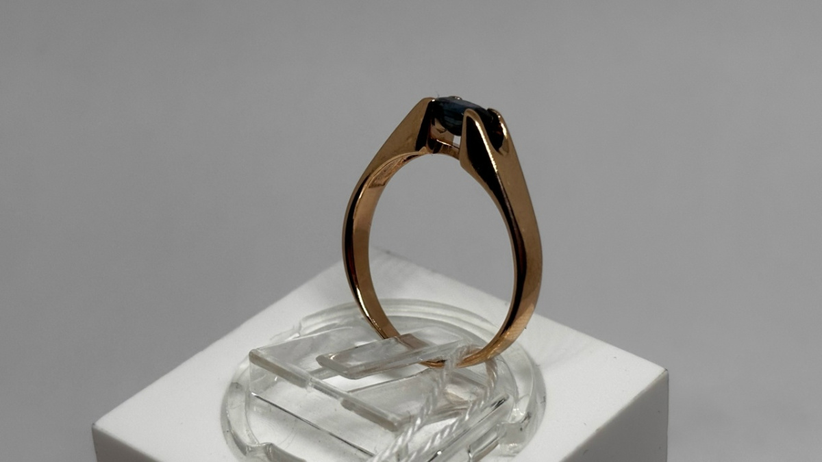 КОЛКМ585 КОЛЬЦО С КАМНЕМ (Au 585)