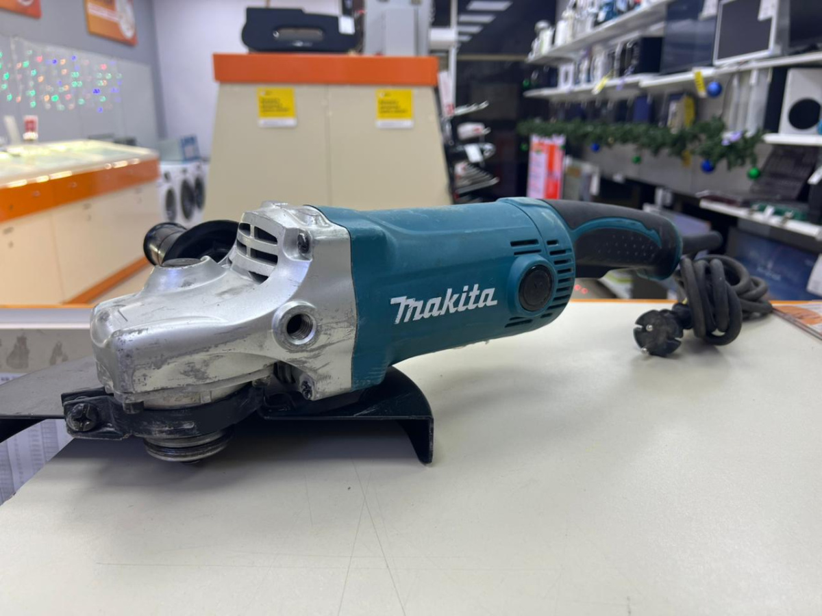 Угловая шлифмашина Makita GA9050