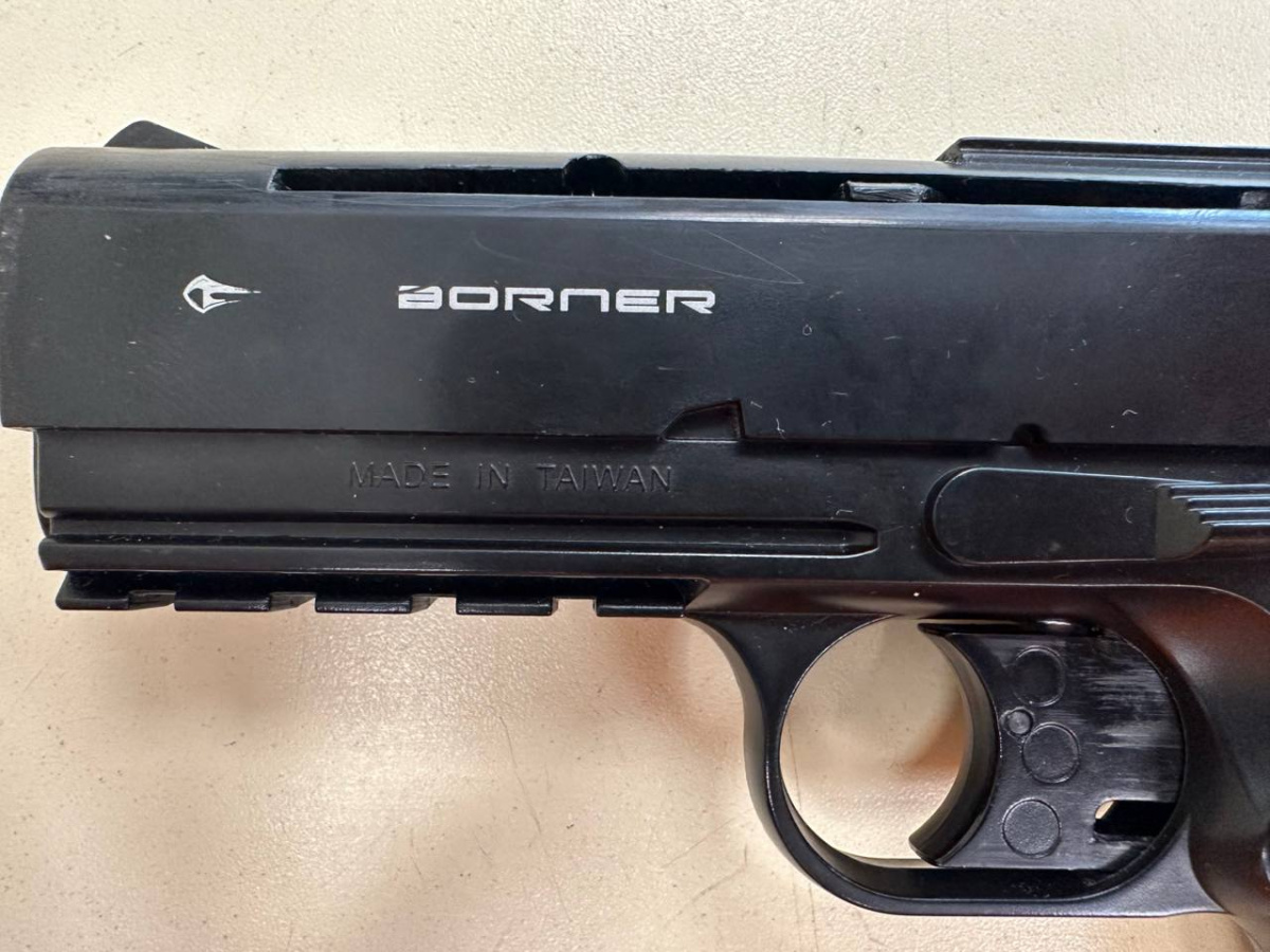 Пневматика Пистолет Borner WC401
