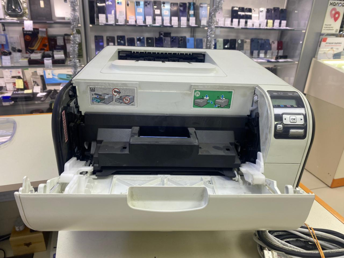 Принтер HP 1525N