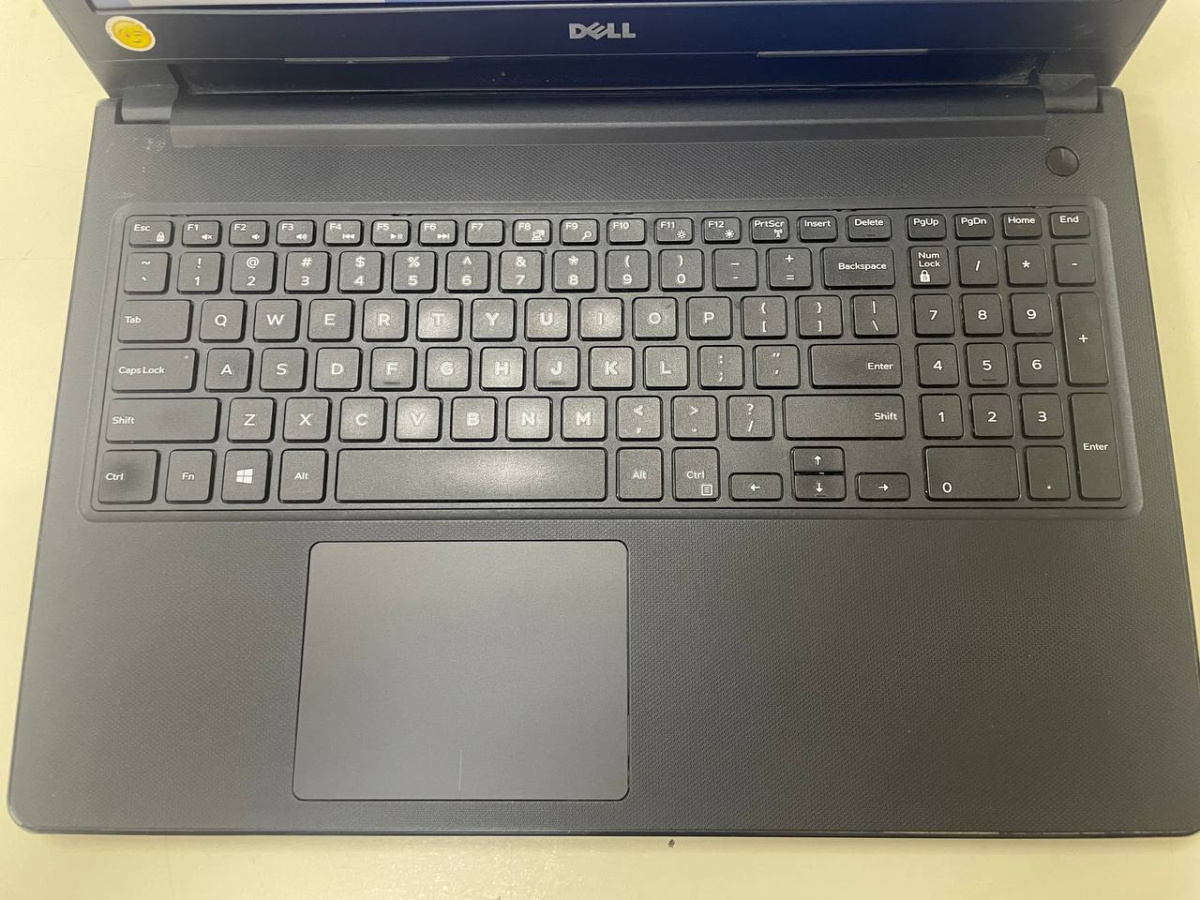 Ноутбук DELL; Core i3-6006U, Intel HD Graphics 520, 4 Гб, 128 Гб, Нет