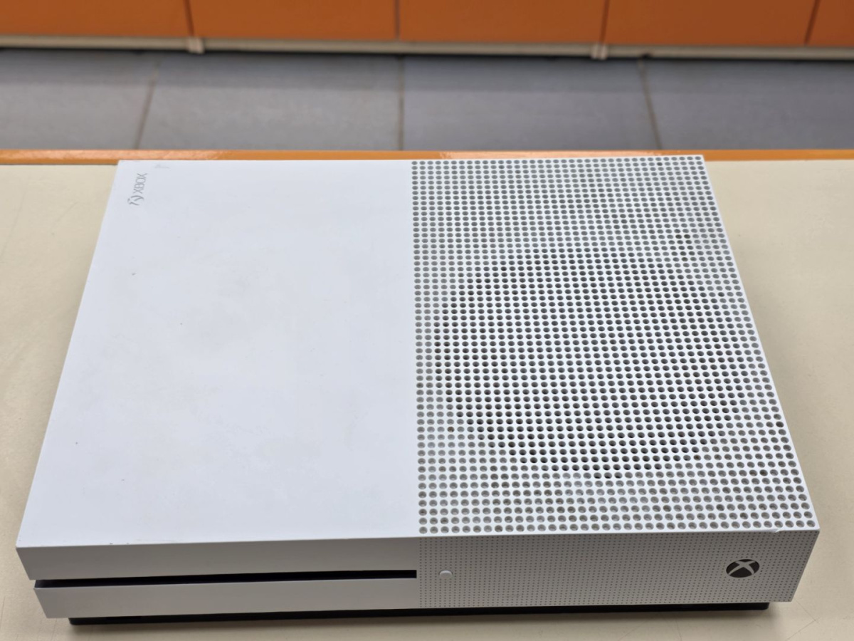 Игровая приставка Xbox One S 1TB