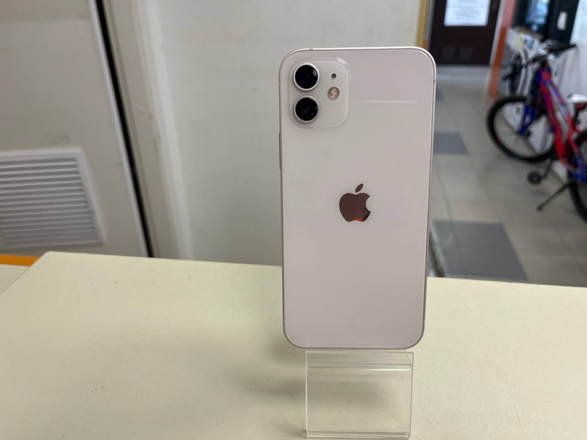 Смартфон Apple iPhone 12 64Gb